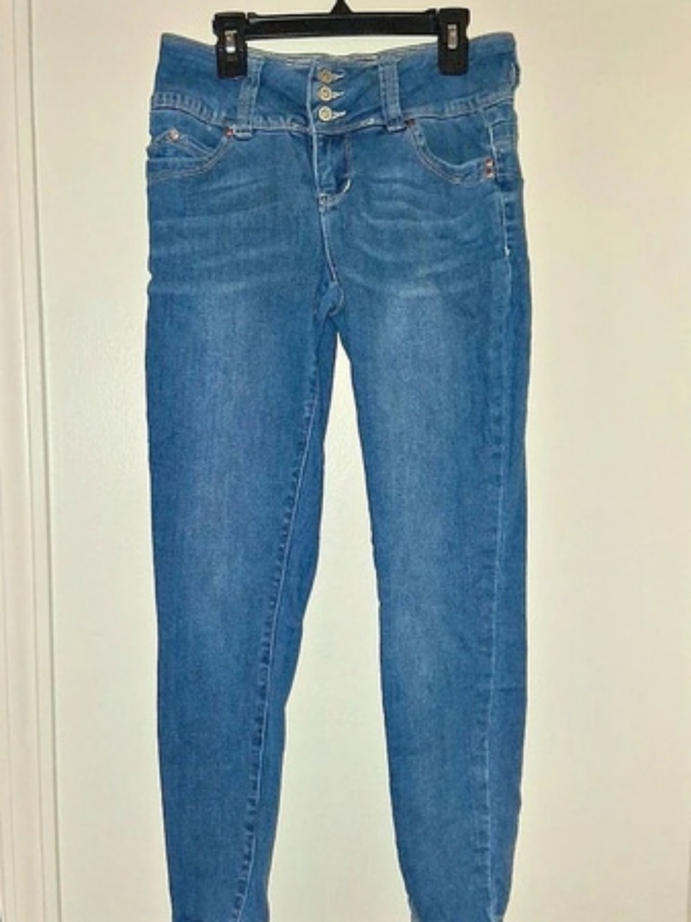 YMI Mid Rise / Skinny Jeans in Blue Waist 3/26 Like New